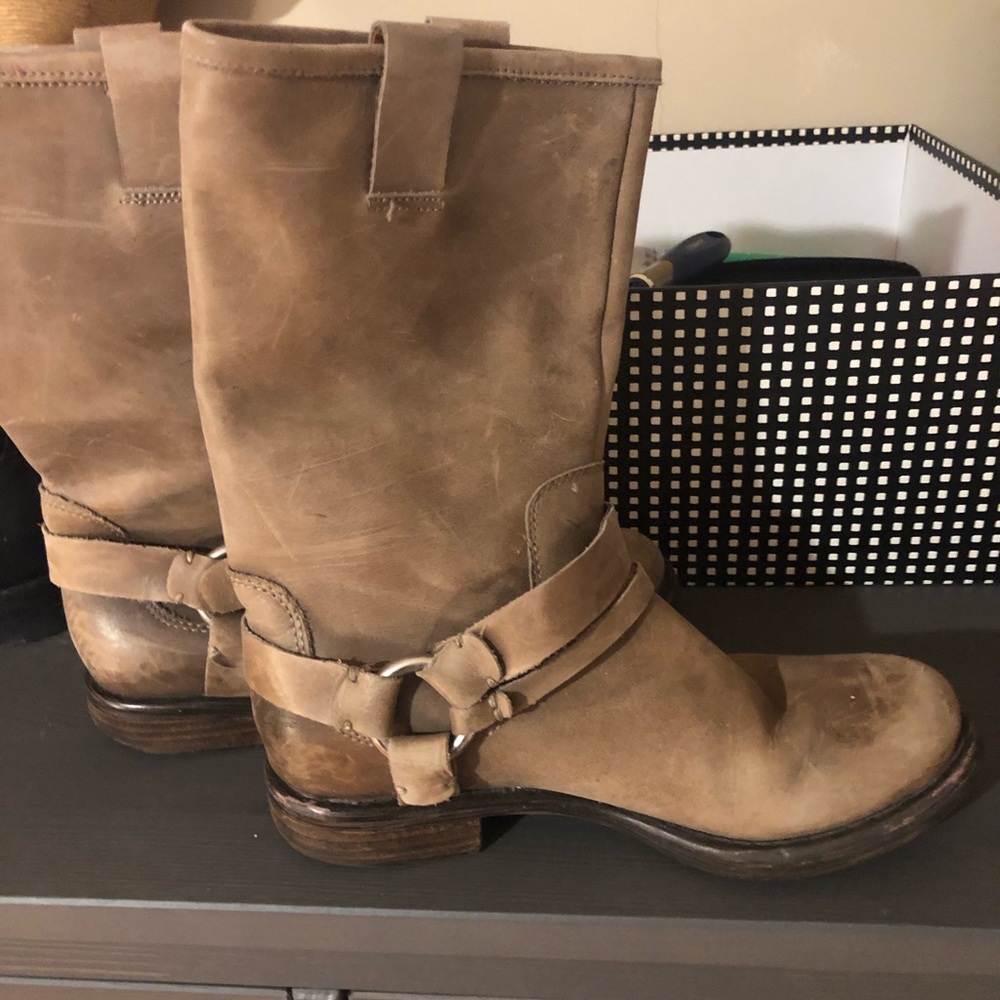Lucky Brand light brown/tan engineer boots